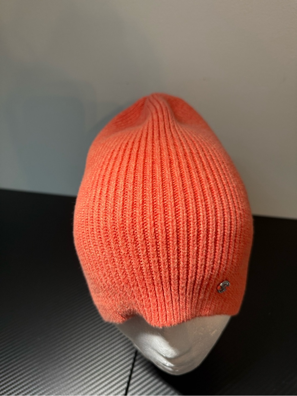 🧡 Lululemon Rad Hatter Toque Beanie Coral Orange Rib Knit Slouchy Hat 🧡 - Picture 5 of 9